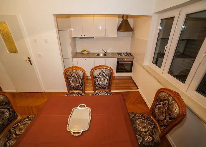 Alithia * Спліт