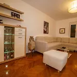 Alithia Apartamento *
