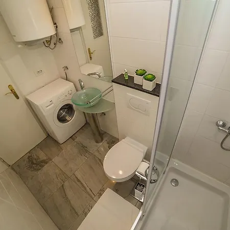 Alithia Apartment