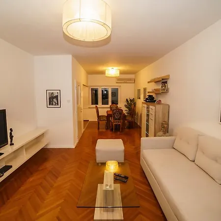 Apartment Alithia