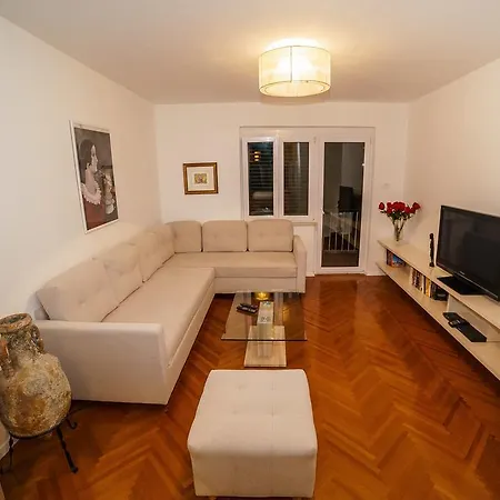 Apartment Alithia *